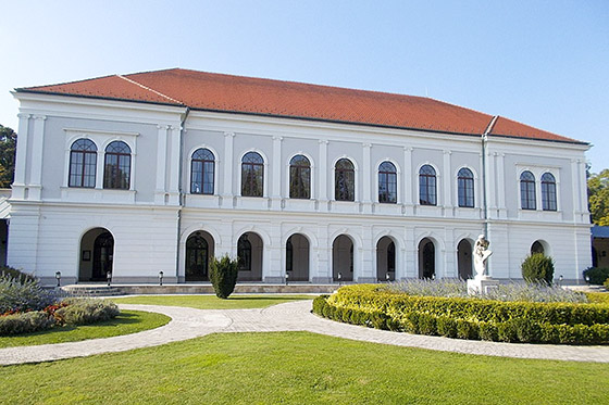 Gyógy Square, Balatonfüred, Hungary - photo by Globetrotter19