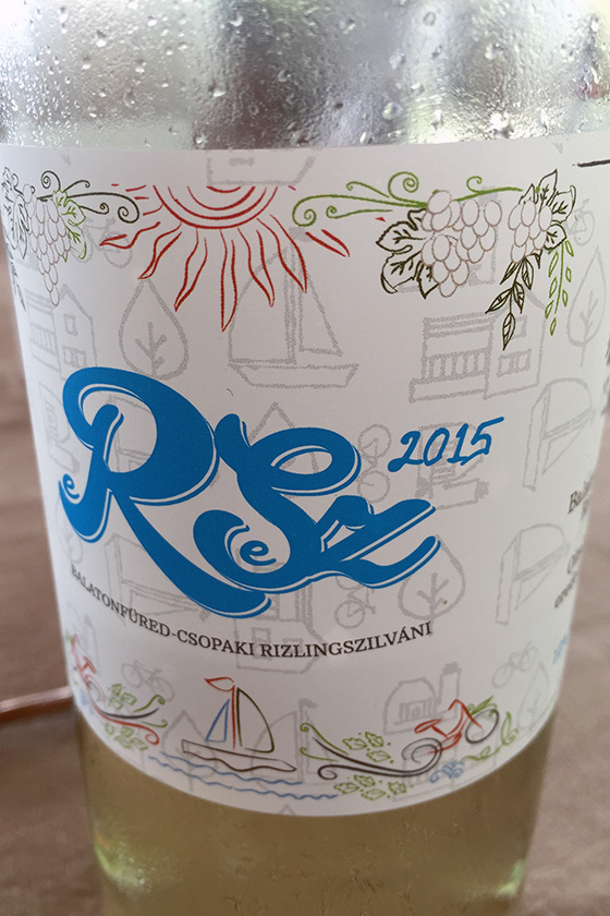 RSZ 2015 (100% Müller-Thurgau, a light wine with good acidity and citrus notes) 